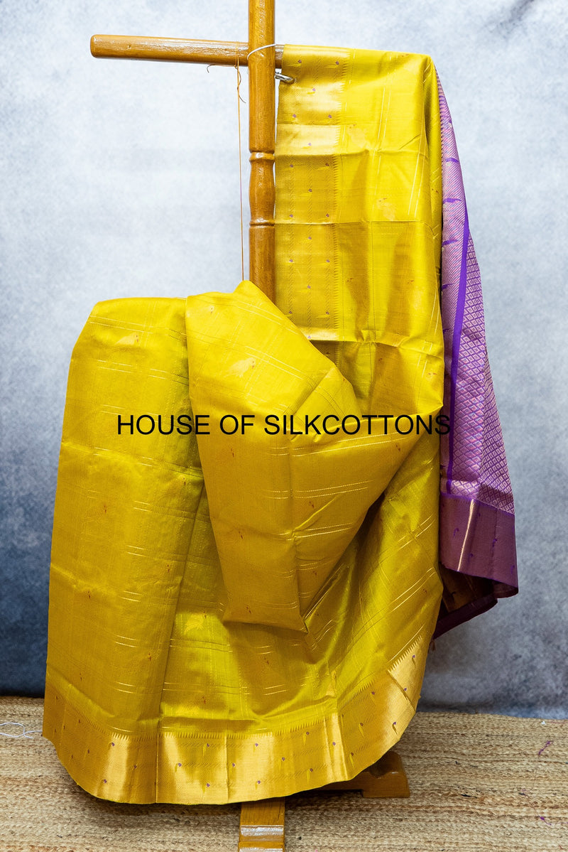Parrot Mottifs Silkcotton